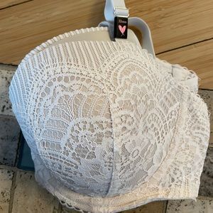 Victoria Secret Women’s bra - 32DDD - NWT